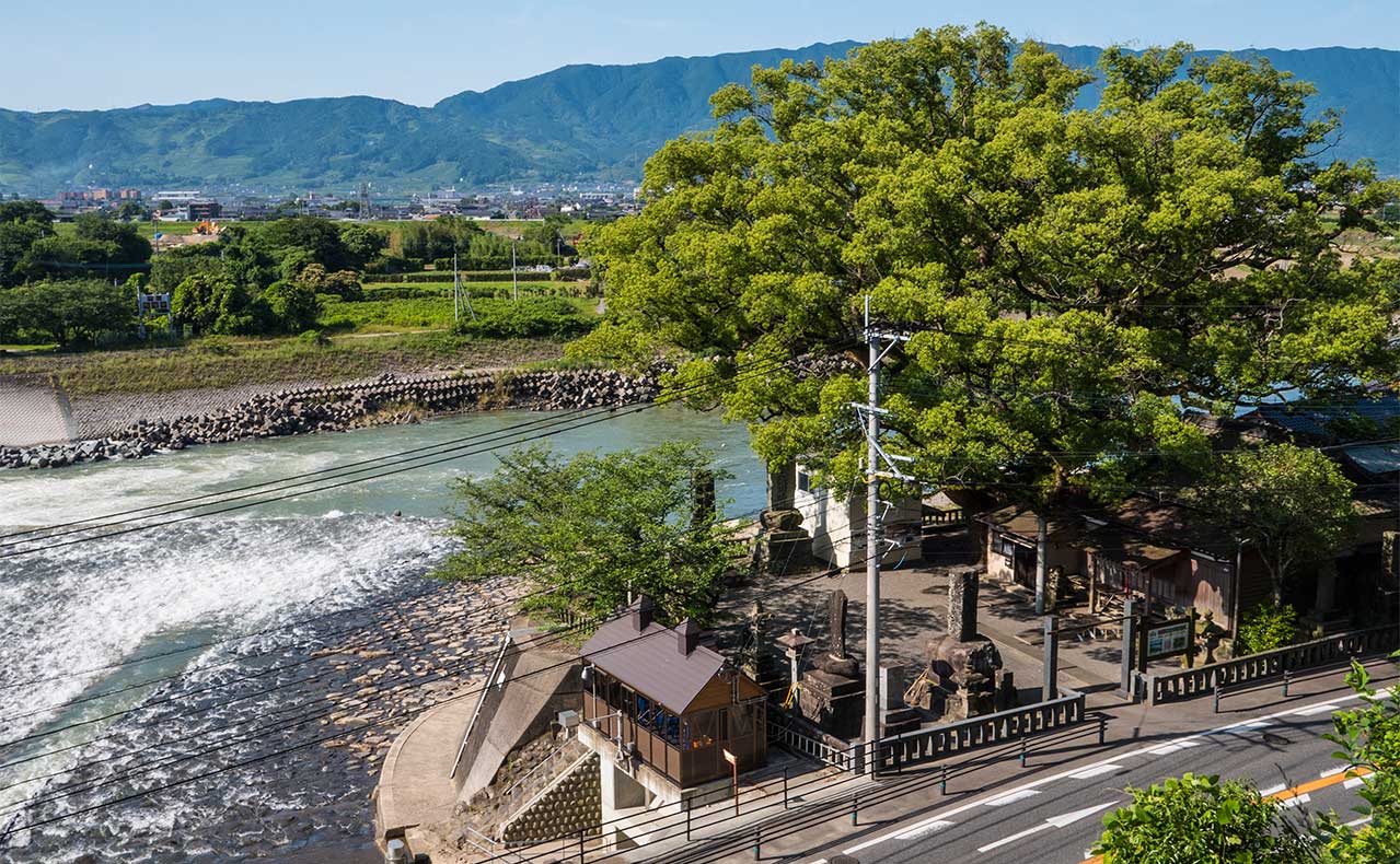 境内全景と山田堰